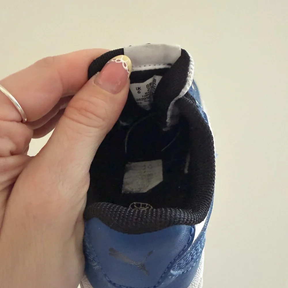 Puma Kids Blue and White Low-Top Sneakers with Black Laces - Picture 4 of 4